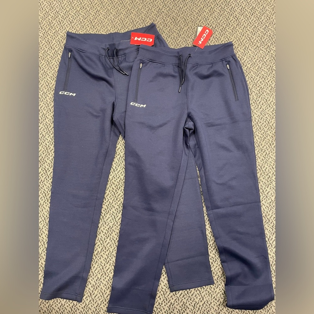 CCM HOCKEY NAVY NEW WITH TAGS NAVY LARGE JOGGERS (2 PAIRS)